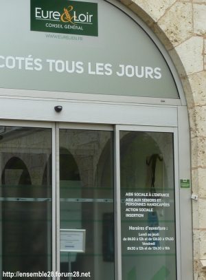 Nouveau rassemblement pour les mineurs isolés étrangers / place Châtelet / Chartres / 4 juillet 2018 / 17 h. @ CHARTRES - devant le Conseil départemental