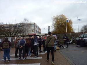 Lycéens 03-12-2018 Grève Nogent-le-Rotrou Sully 03