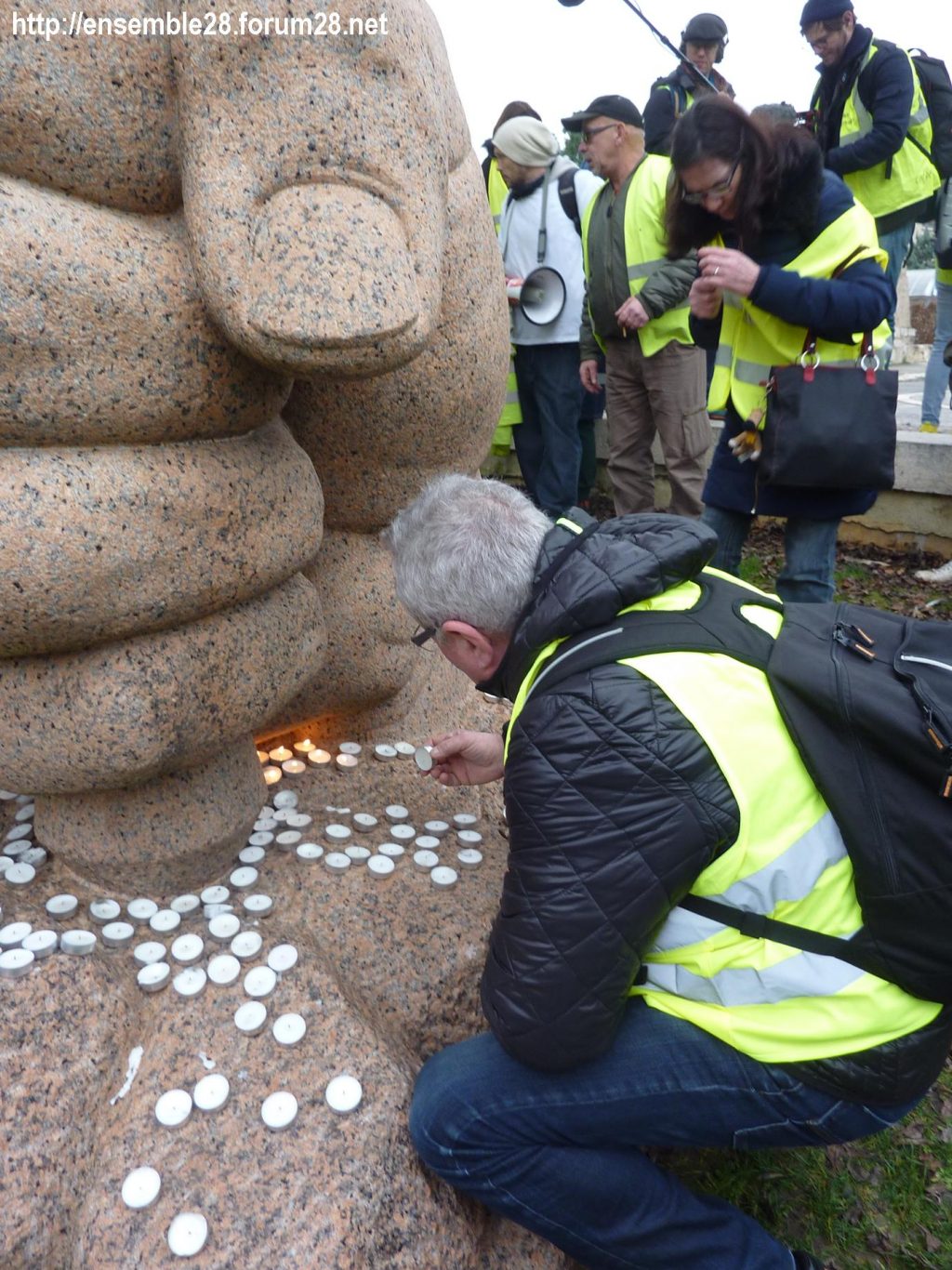 Emmanuel Gras en tournage Gilets Jaunes à Chartres 12-01-2019 D