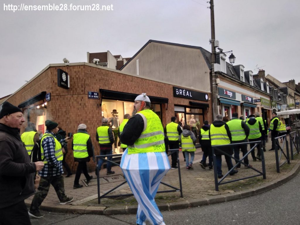 Gilets Jaunes Nogent-le-Rotrou Rond-point Michel-Hoguet 05-01-2019 Marche Gaulois-réfractaire