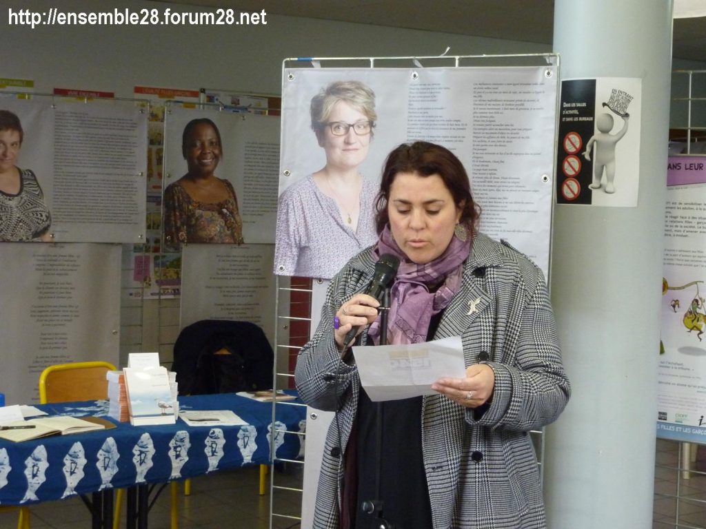Mainvilliers Centre-Socio-éducatif 8-mars-2019 Rassemblement Droits-des-Femmes 01 Clémentine Ingold FSU