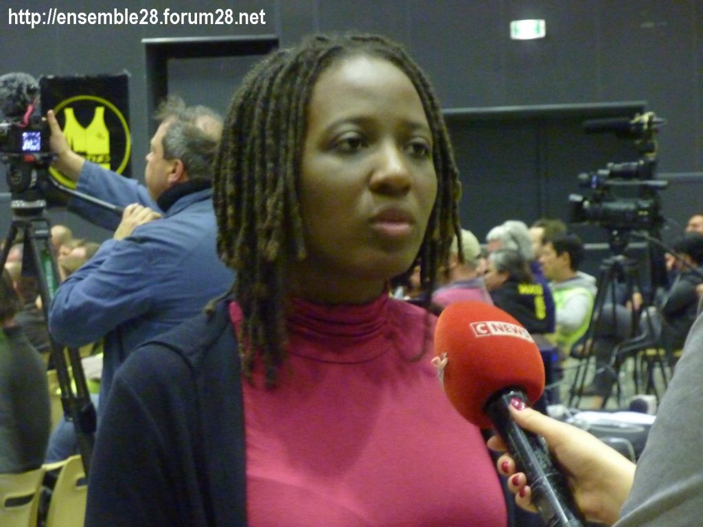 Chartres 12-04-2019 Conférence-citoyenne Gilets-Jaunes 06 Priscillia Ludosky sur CNews