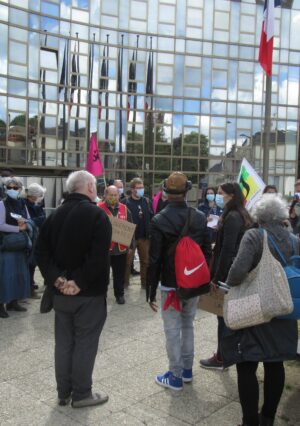 Soutien à une famille menacée d'expulsion vers l'Albanie / Chartres - Préfecture - 23 octobre - 17 h. @ CHARTRES devant la Préfecture [après DREUX au Beffroi]