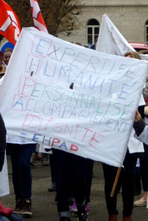 Nos aînés ne sont pas des marchandises ! / Manifestation / place Châtelet / Chartres / 26 février / 14 h. 30 @ CHARTRES