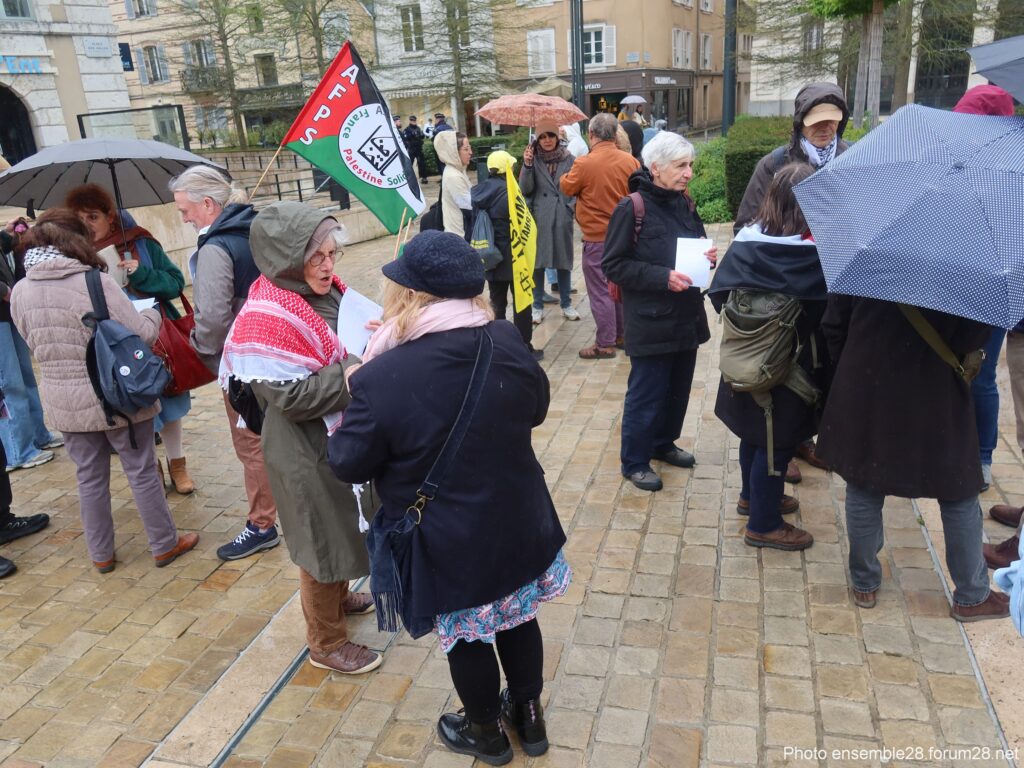 Chartres 11-04-2026 Rassemblement Tractage contre la loi Yadan
