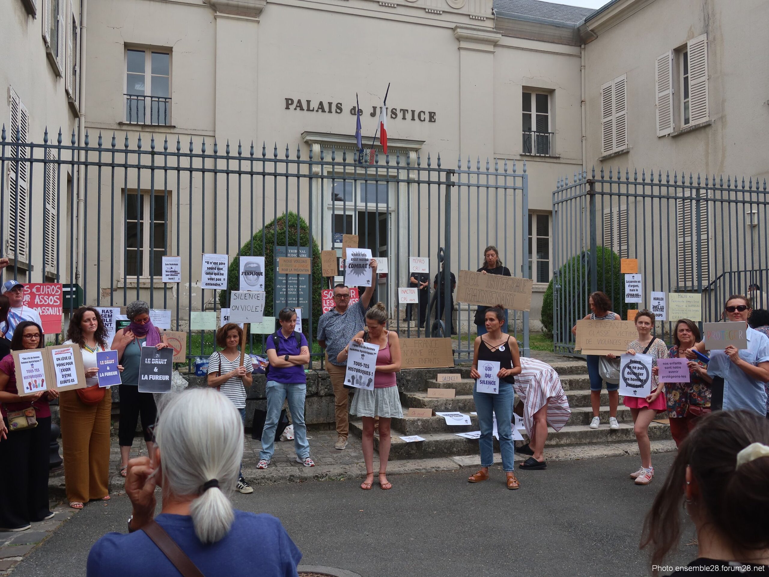 Chartres 15-06-2026 Tribunal Rassemblement silencieux contre les VSS