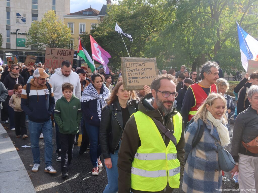 Chartres 17-10-2026 Manifestation Gilets-Jaunes Lycéens